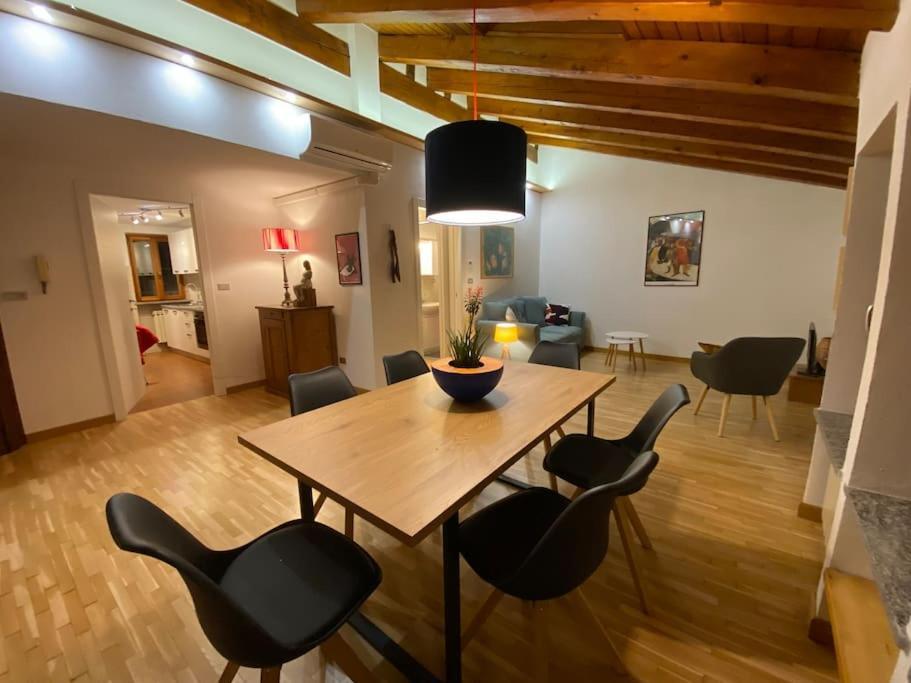 Maison De Trotte Aosta Bagian luar foto