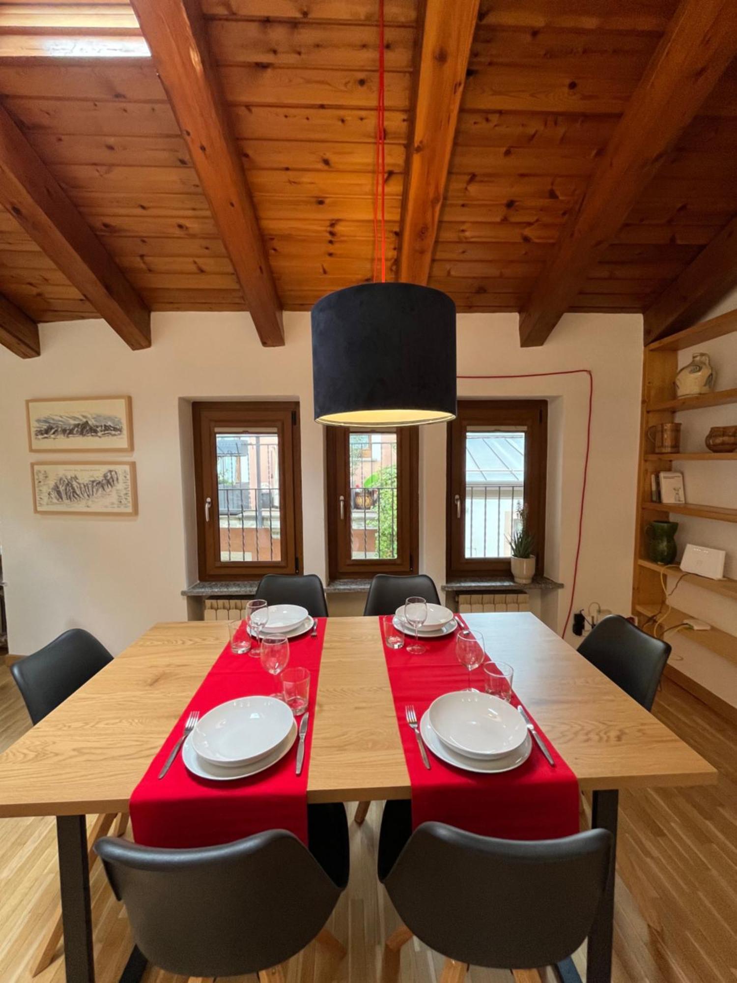 Maison De Trotte Aosta Bagian luar foto